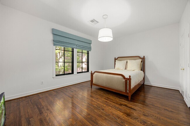 Building Photo - 111 N Wynden Estates Ct