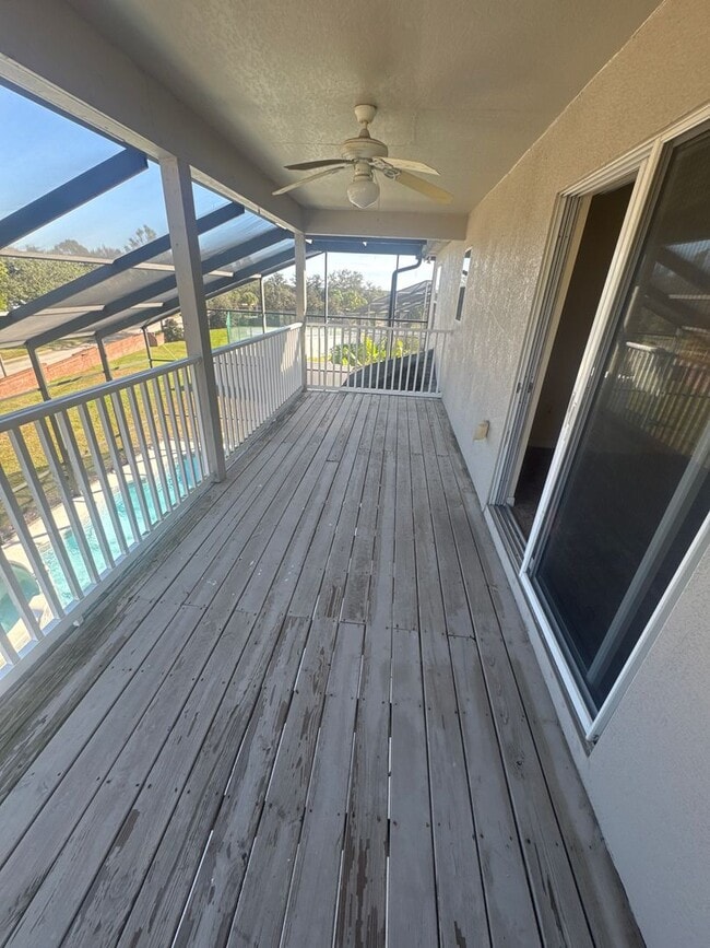 Building Photo - Lovely Large 5/4 Pool Home in West Haven