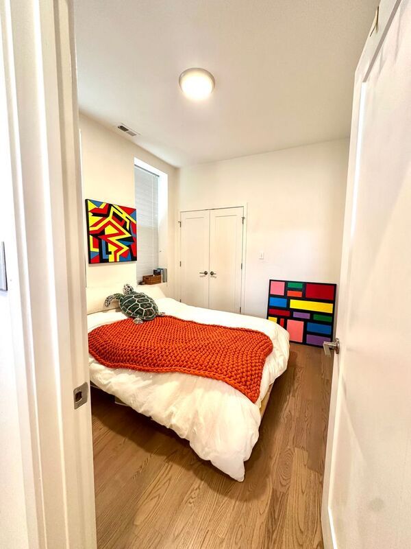 Building Photo - 1520 W 18th Pl