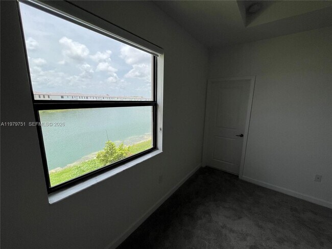 Building Photo - 9960 SW 228th Ln