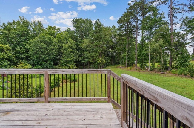 Building Photo - Charming 3-Bedroom Bunn Home with Granite ...