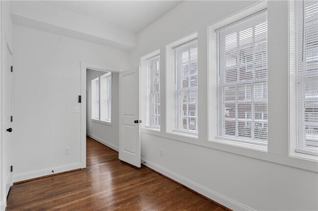 Building Photo - 360 Ponce De Leon Ave NE