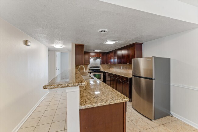 Building Photo - 12633 Memorial Dr