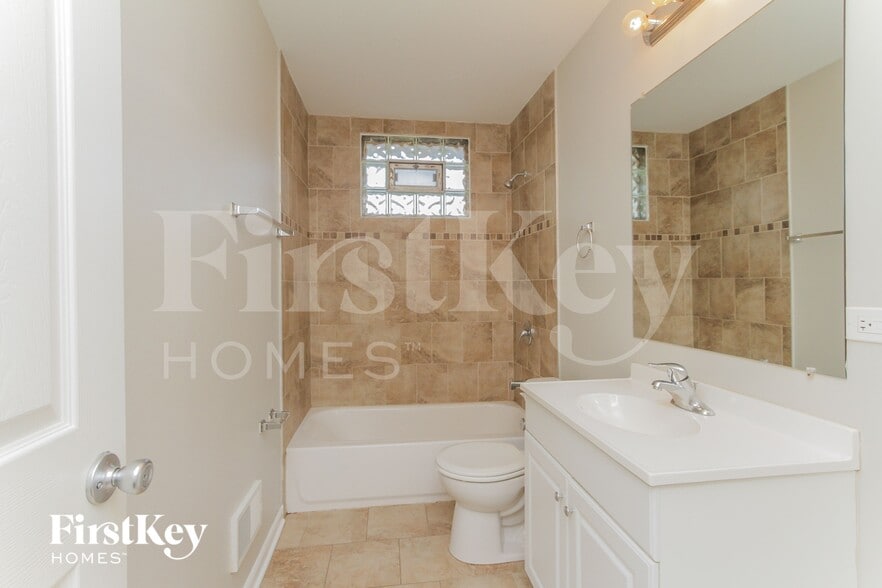 Building Photo - 17053 Grant St