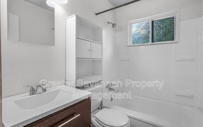 Building Photo - 1401 E 33rd St