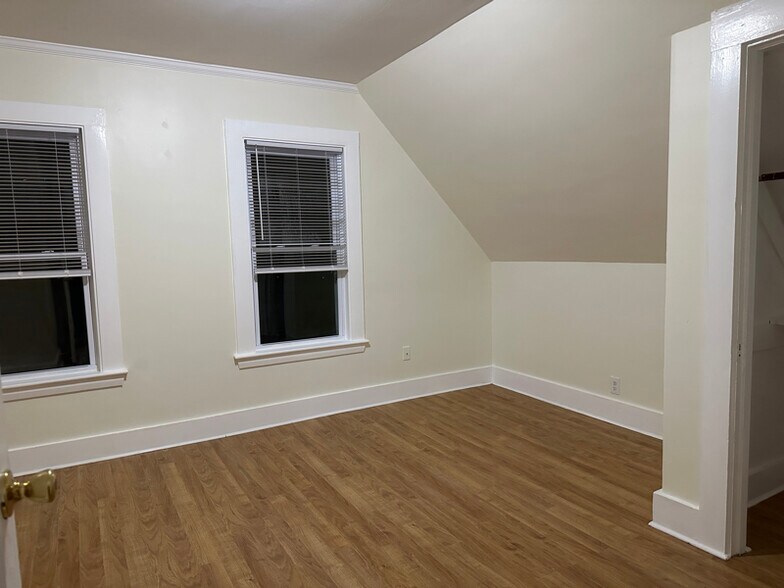 Building Photo - 59 Greenwood St