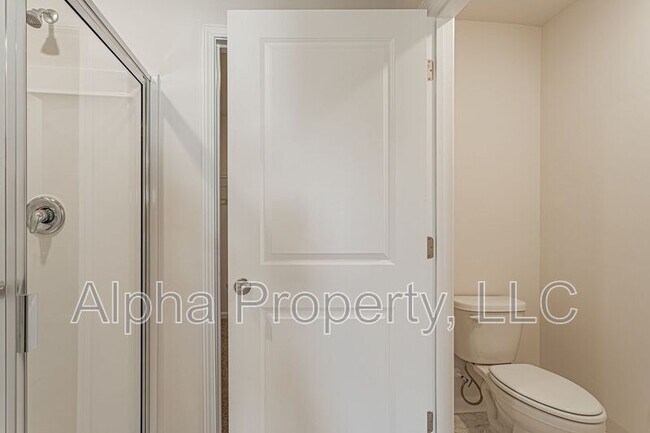 Building Photo - 816 Wolverine Ln