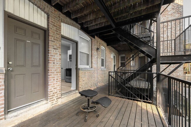 Building Photo - 4750 S Calumet Ave Chicago, IL 60615