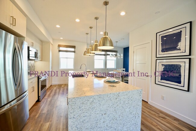 Building Photo - Stunning Modern Townhome in Southern Novato