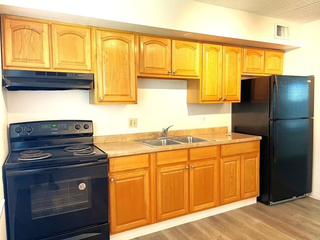 Building Photo - Palm Gardens Community