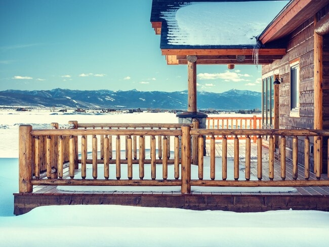 Building Photo - Spacious & Elegant 3-Bedroom Home – Flexib...