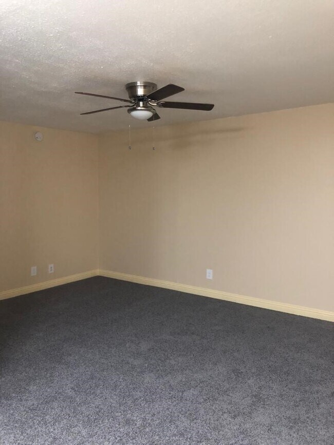 Building Photo - 8933 Gaylord Dr