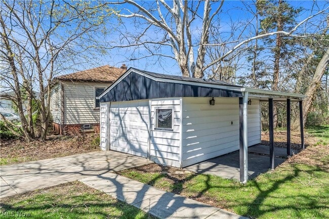 Building Photo - 3802 Park Dr