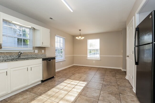 Building Photo - 3341 Mullins Ct