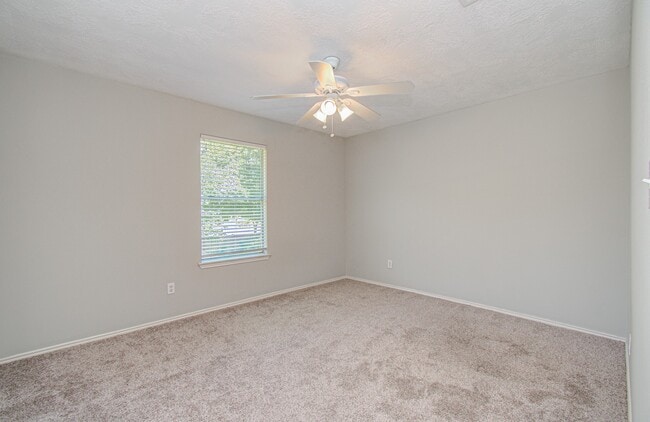 Building Photo - 16126 Coleburn Dr