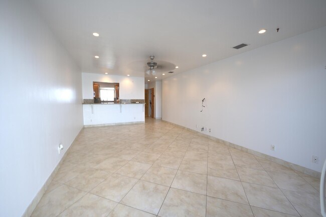 Building Photo - 100 Waterway Dr S