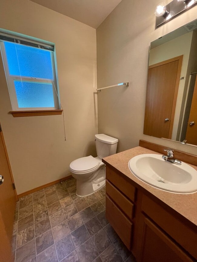 Building Photo - Beautiful Spacious 4 Bedroom 2.75 Bathroom Home in Quiet Coupeville Neighborhood!