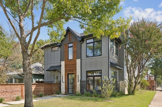 Building Photo - 900 Haines Ave