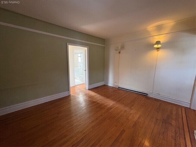 Building Photo - 72-34 Austin St