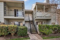Building Photo - 2800 Jeanetta St