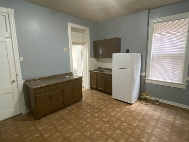 Building Photo - Spacious 2BR/1BA SFH in Benton Park West