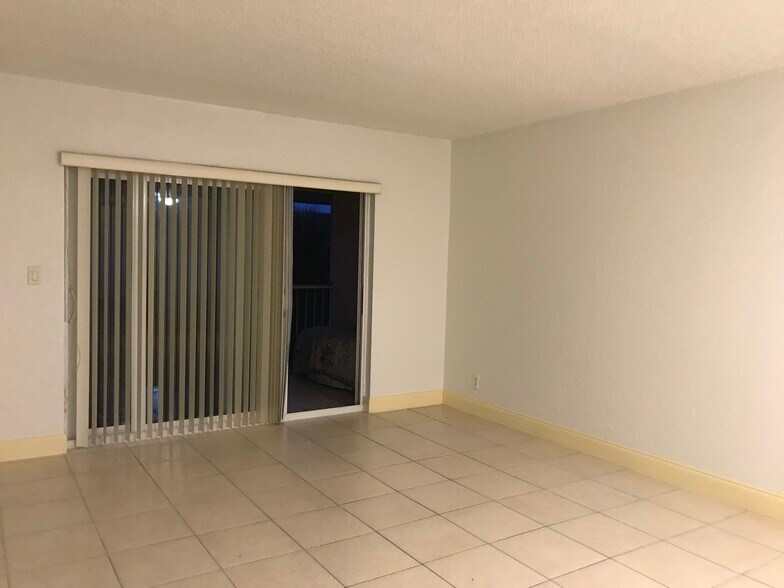 Building Photo - 760 SE 2nd Ave