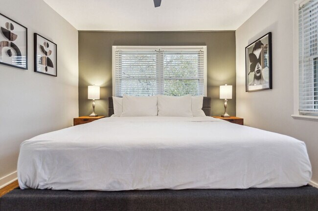 Building Photo - 425 Plantation Rd SW