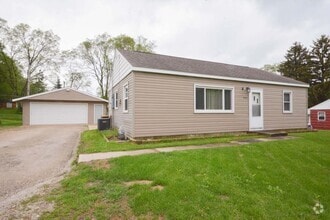 Building Photo - Extra large fenced yard in quiet neighborhood