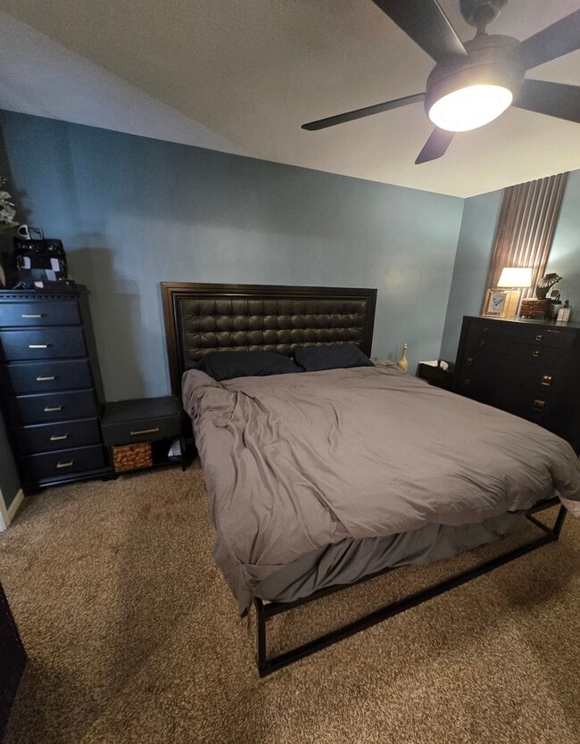 Building Photo - 1802 W Diversey Pkwy