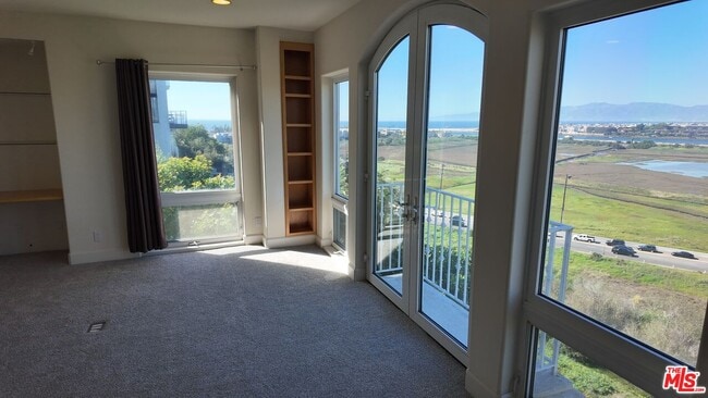 Building Photo - 8120 Billowvista Dr