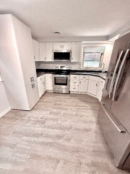 Primary Photo - 1316 Marquette Ave