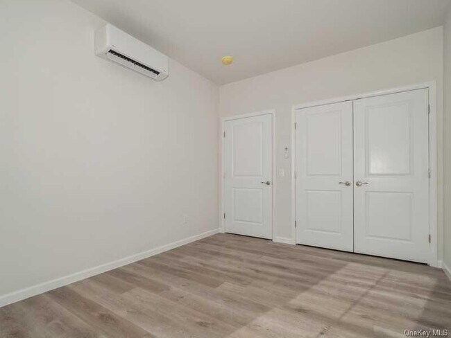 Building Photo - 4 S Hls Wy