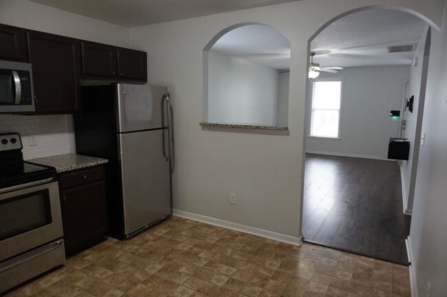 Building Photo - 3 Bedroom and 3 Full bathroom located The Village at the Glen within Carolina