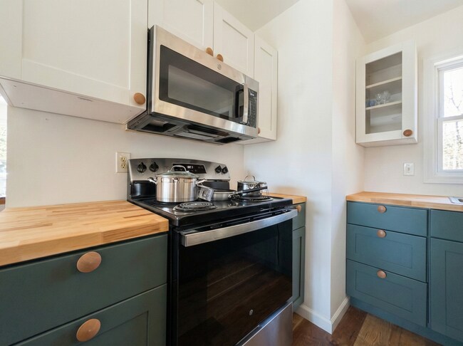 Building Photo - 2647 Blind Rd