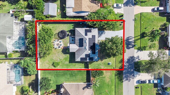 Building Photo - 655 SE Ron Rico Terrace