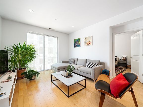 Building Photo - 443 2nd St