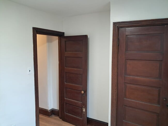 Building Photo - 941 Sargent Ave