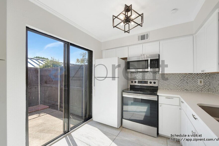 Building Photo - 14800 Enterprise Dr