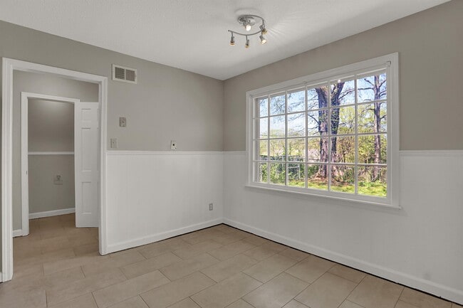 Building Photo - 5718 Rich Rd