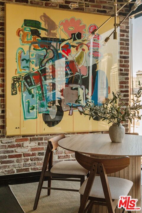 Building Photo - 655 S Hope St