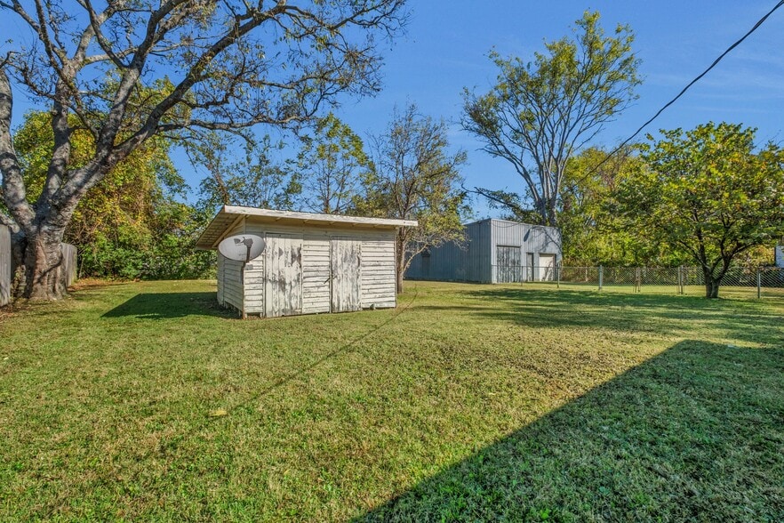 Building Photo - 223 Cumberland Dr