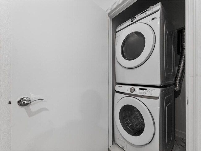 Building Photo - 612 Trikomo Dr