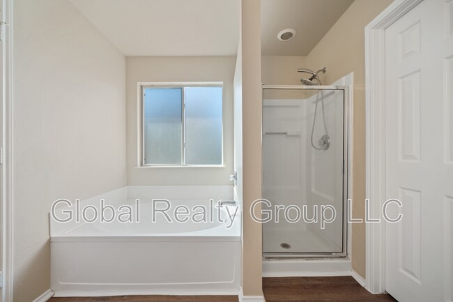 Building Photo - 144 Crest Bluff