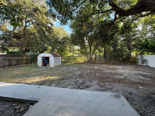 Building Photo - 870 NE 142nd St