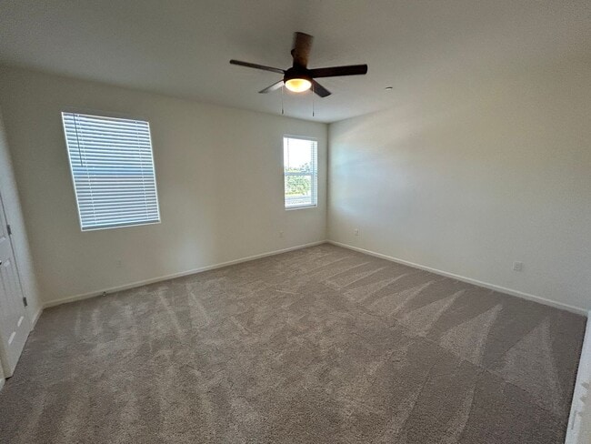 Building Photo - Beautiful Newer 4 Bedroom Home in Aspen-Sequoia Trails with Solar!