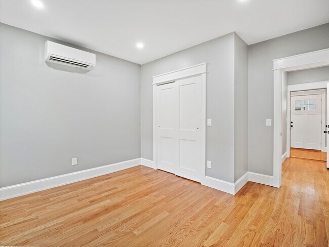 Building Photo - 10 Van Norden St