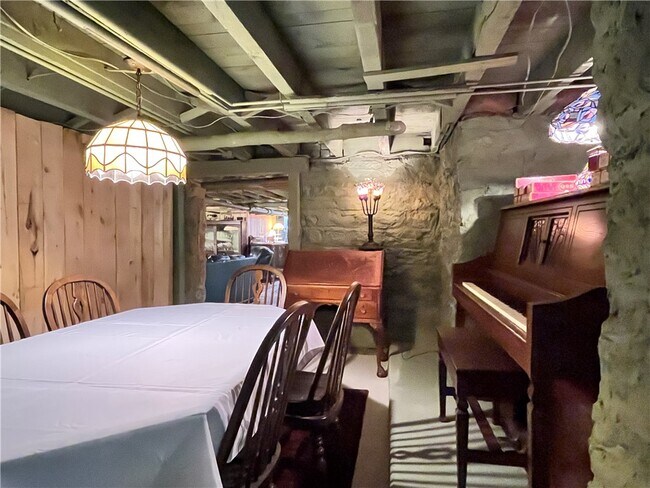 Building Photo - 42 Lake St