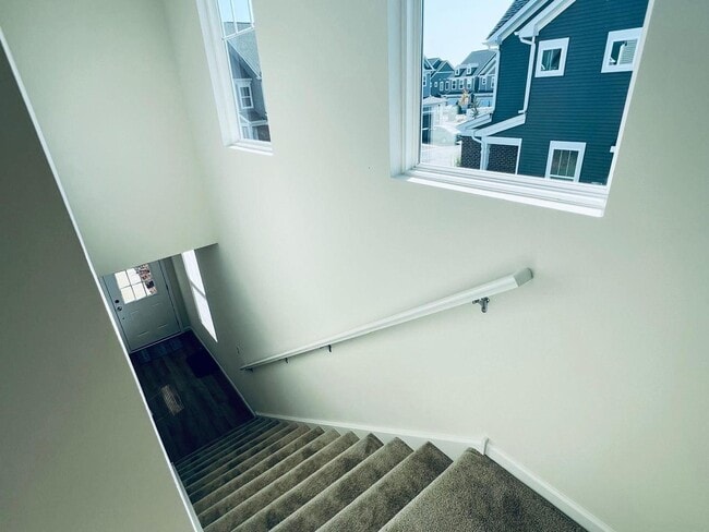 Building Photo - 5935 Hawkweed Dr