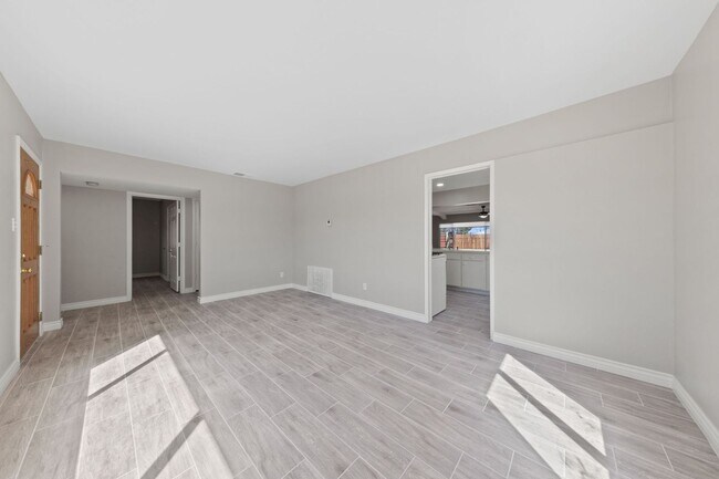 Building Photo - Rare 4-Bedroom Single-Story Home in Henderson