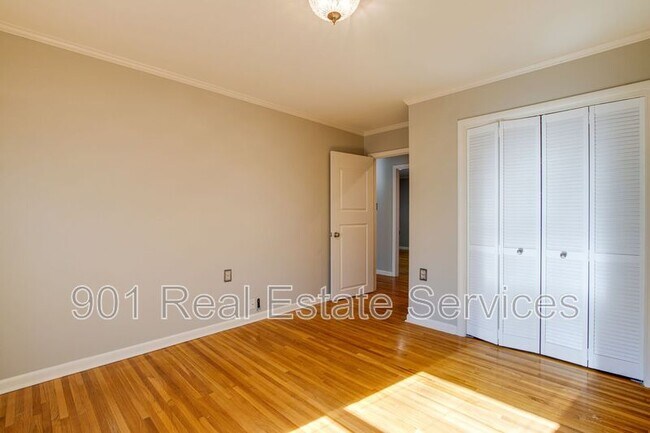 Building Photo - 5350 Edenshire Cove